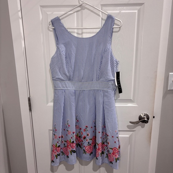 Trixxi Dresses & Skirts - Trixxi striped floral dress
